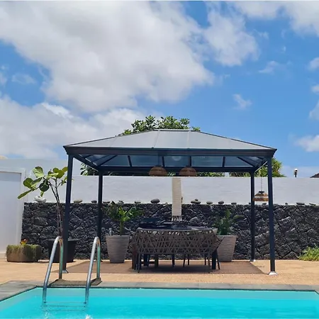 Вилла Boutique Boho Glam With Private Pool